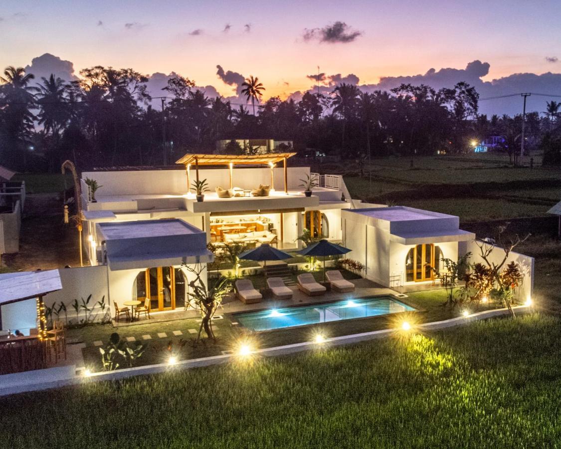 Zango, Bed & Breakfast